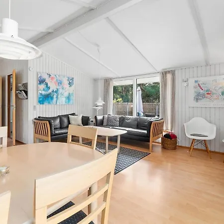 Holiday home Nice In Aakirkeby W/ 3 Bedrooms Vester Somarken