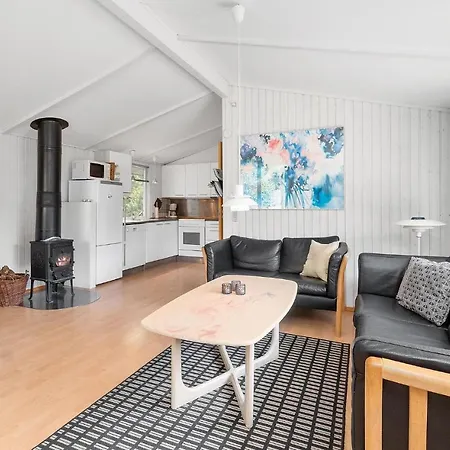 Holiday home Nice In Aakirkeby W/ 3 Bedrooms