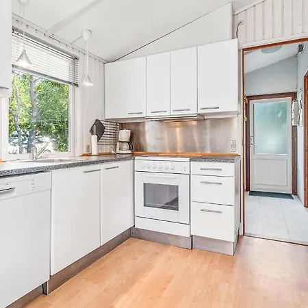 Nice In Aakirkeby W/ 3 Bedrooms Holiday home Vester Somarken