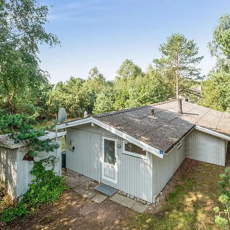 Nice In Aakirkeby W/ 3 Bedrooms *