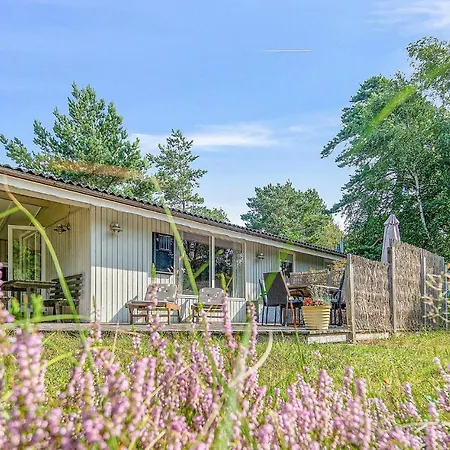 Nice In Aakirkeby W/ 3 Bedrooms * Vester Somarken